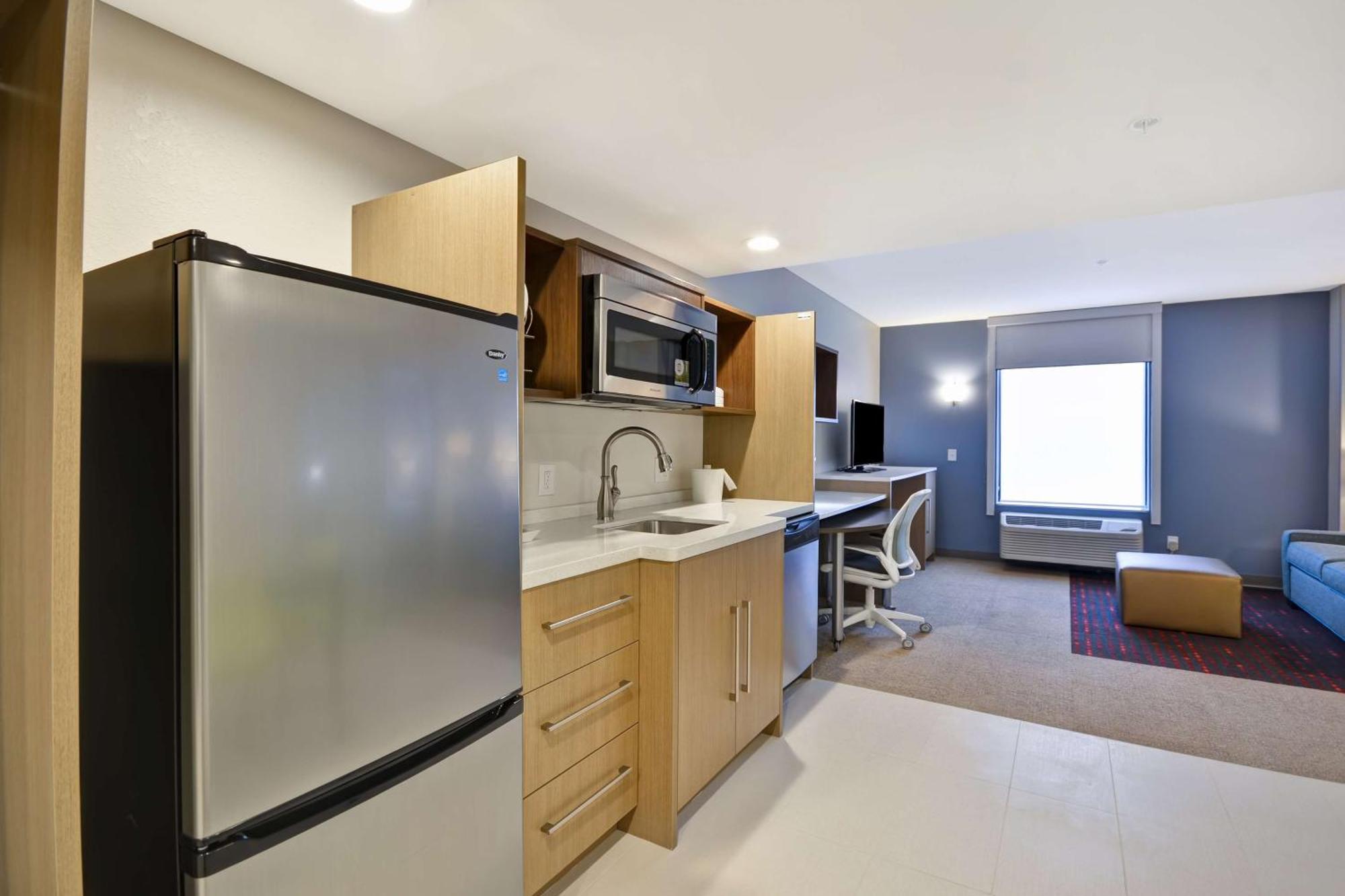 One-Bedroom Queen Suite - Non-Smoking