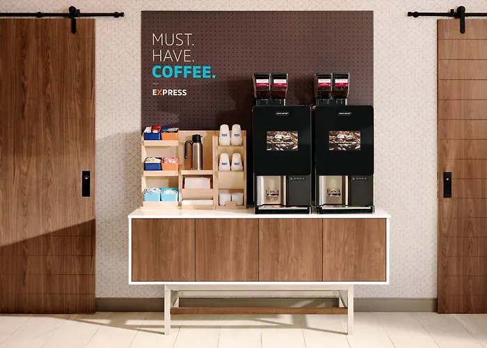 Holiday Inn Express & Suites - Columbus Airport East By Ihg